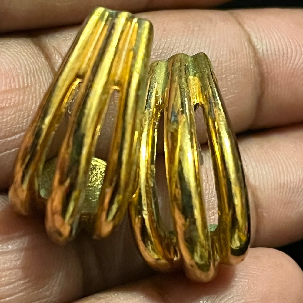 Elegant Gold-Tone Women's Jewelry